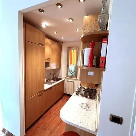 Mariella - Dream House With Garden Apartament